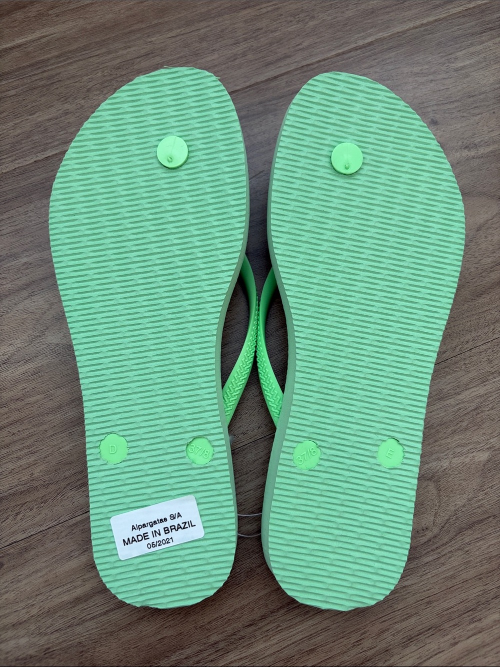 *NWT* Havaianas Slim Flip Flops in Green Garden (7/8 Women) - Picture 3 of 3